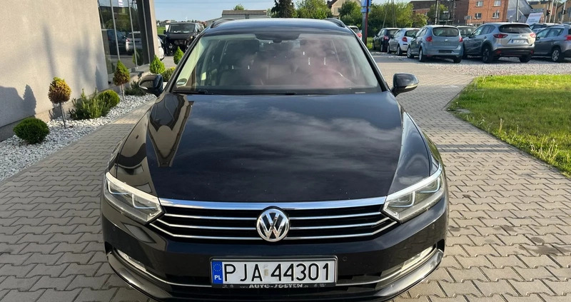 Volkswagen Passat cena 53900 przebieg: 230000, rok produkcji 2016 z Leżajsk małe 191